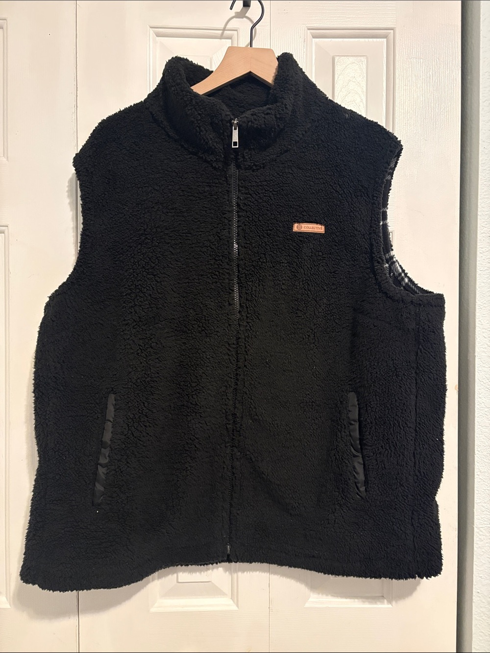 SAGE Collective soft fuzzy women’s black vest size xxl